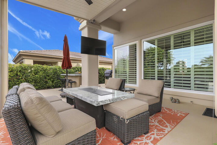 Property Photo:  42567 Bellagio Drive  CA 92203 