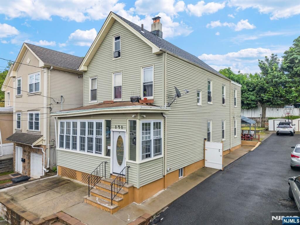 Property Photo:  171 Burgess Place  NJ 07055 