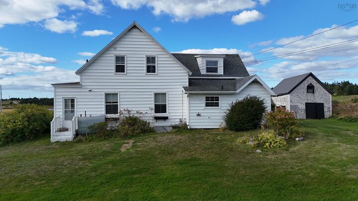 68 Mombourquette Road — photo 1