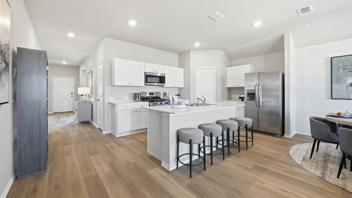 Property Photo:  113 Tumbleweed Drive  TX 76071 