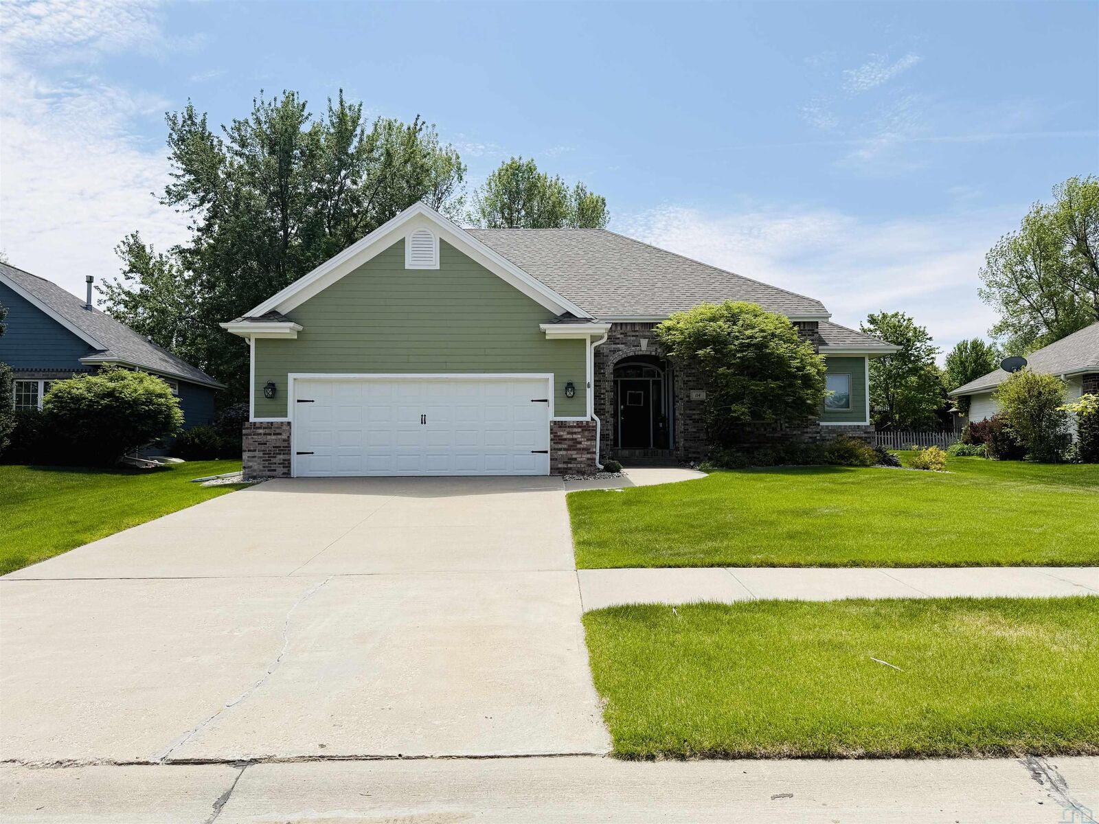 Property Photo:  114 Levee Trail  SD 57049 