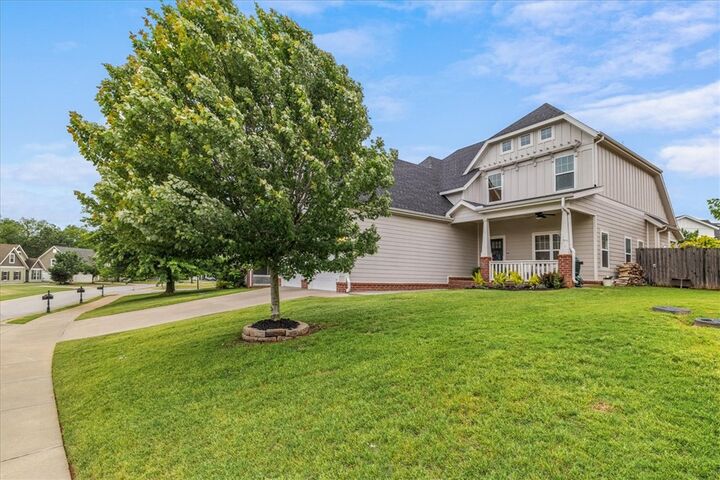 Property Photo: 1114 Chancery Lane AR 72718