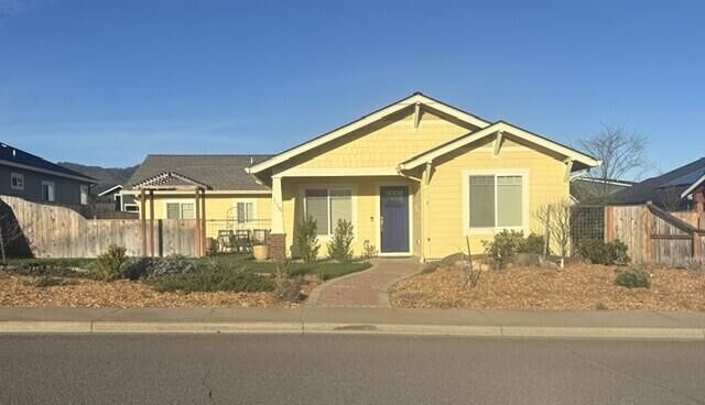 Property Photo:  195 Suncrest Road  OR 97540 