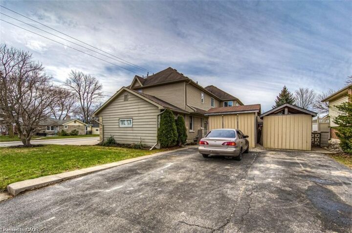 Property Photo:  716 Westminster Drive S Lower  ON N3H 1V2 