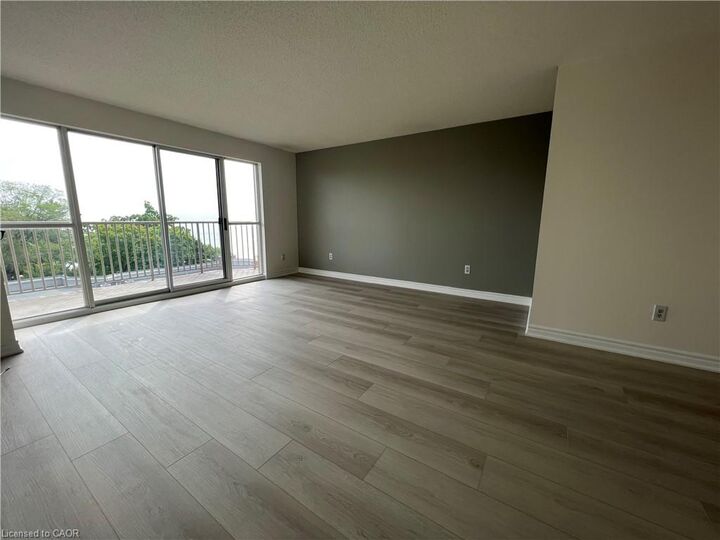 Property Photo:  2210 Lakeshore Road Ph1  ON L7R 4J9 