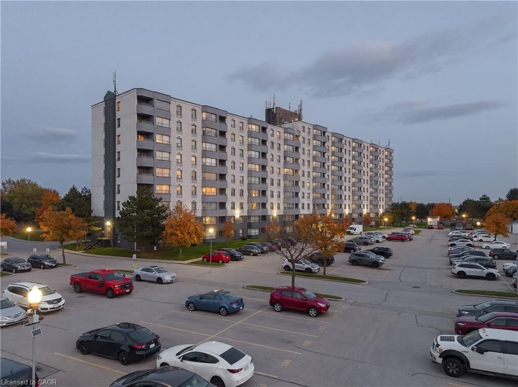 Property Photo:  200 Jamieson Parkway 1004  ON N3C 4B5 