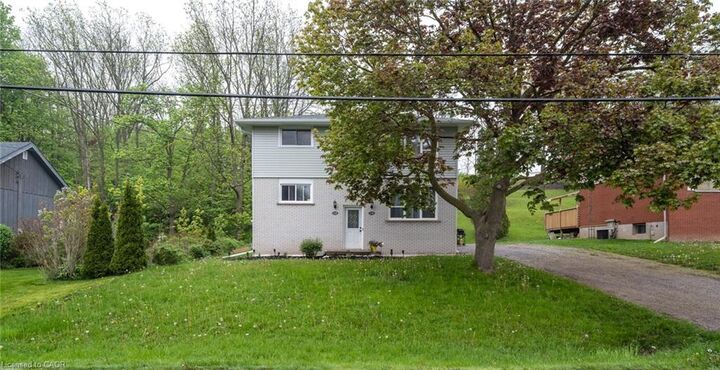 Property Photo:  118 Sutherland Street E Lower  ON N3W 1C6 