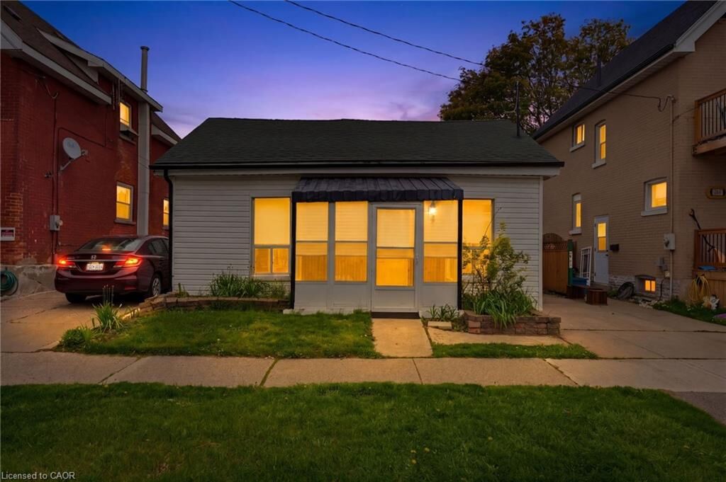 Property Photo:  291 Park Avenue  ON N3S 5L2 