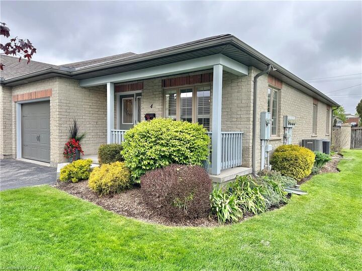 Property Photo:  409 Queen Street S 4  ON N3Y 0A1 