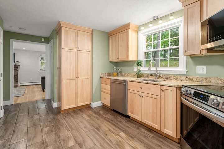 Property Photo:  4 Brigham Ct  MA 01760 