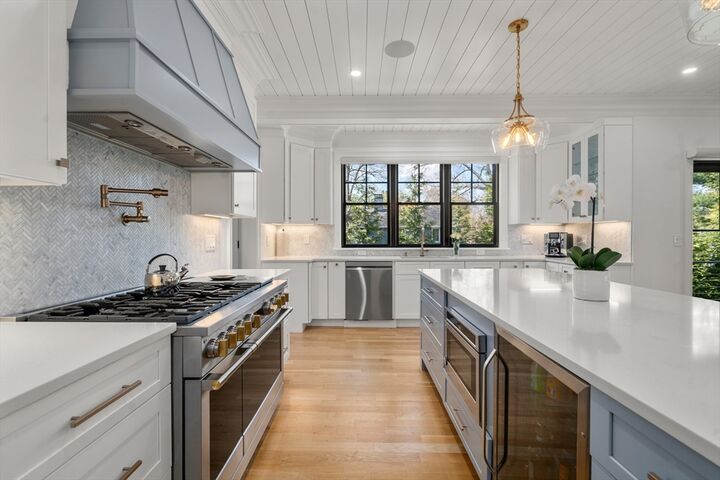 Property Photo:  7 Massasoit Street  MA 02481 