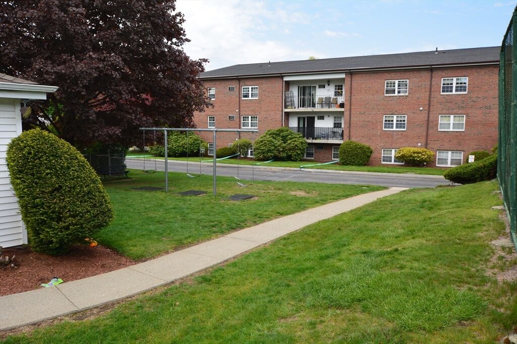 Property Photo:  147 Milk Street 10  MA 01581 