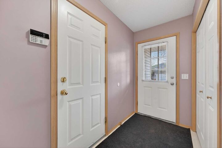 Property Photo:  33 Harvest Oak Circle NE  AB T3K 4S6 