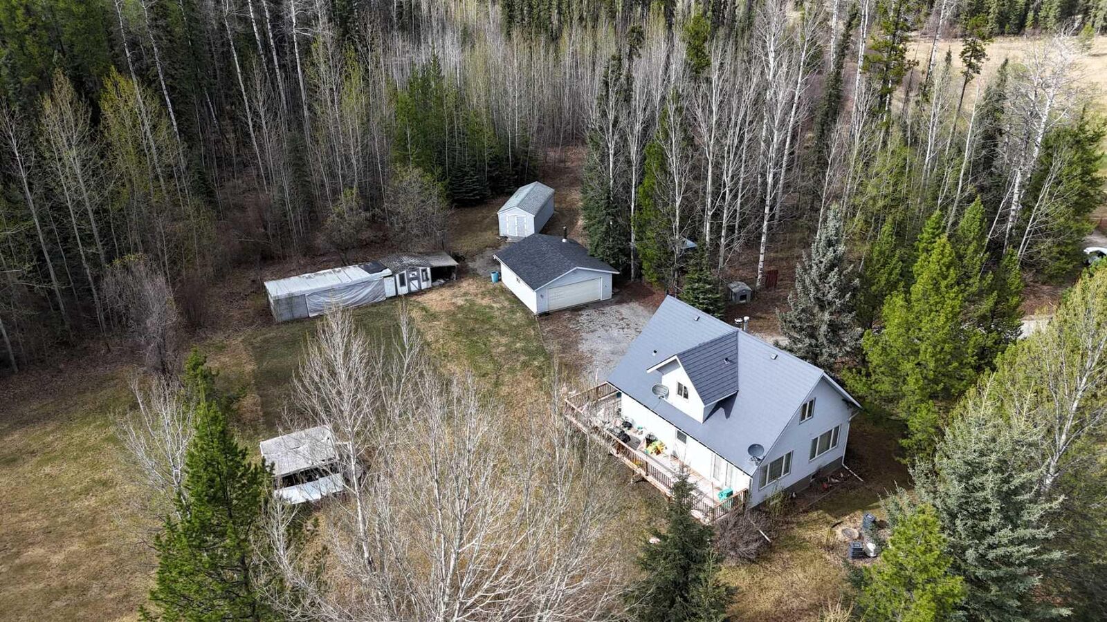 Property Photo:  52008A Hwy 47  AB T7E 3B9 