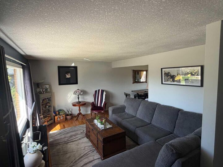 Property Photo:  1481 9 Avenue NE  AB T1A 6E9 