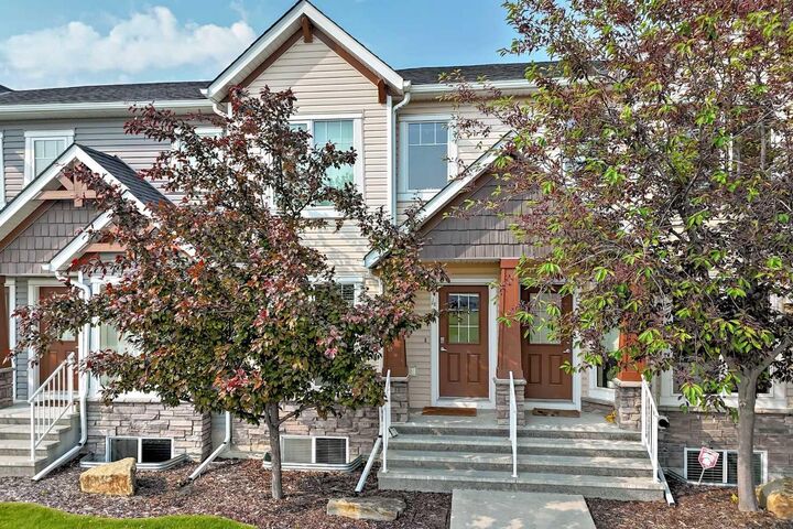 Property Photo: 49 Aspen Hills Drive SW AB T3H 0P8
