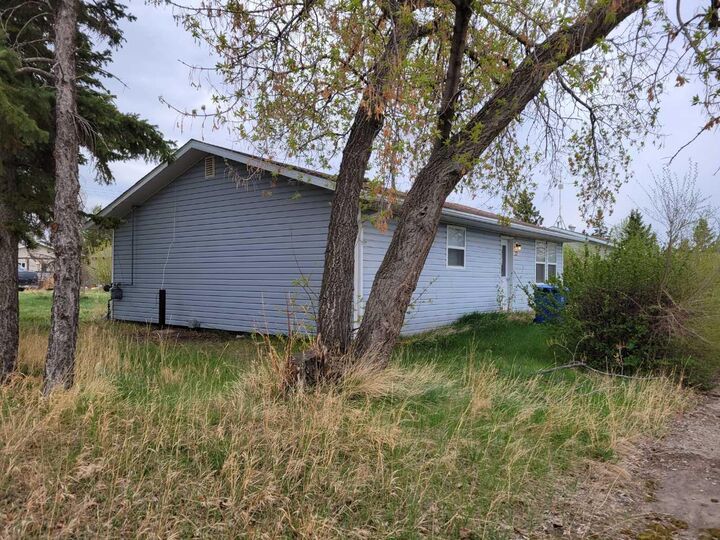 320 7 Avenue NE 27 — photo 1