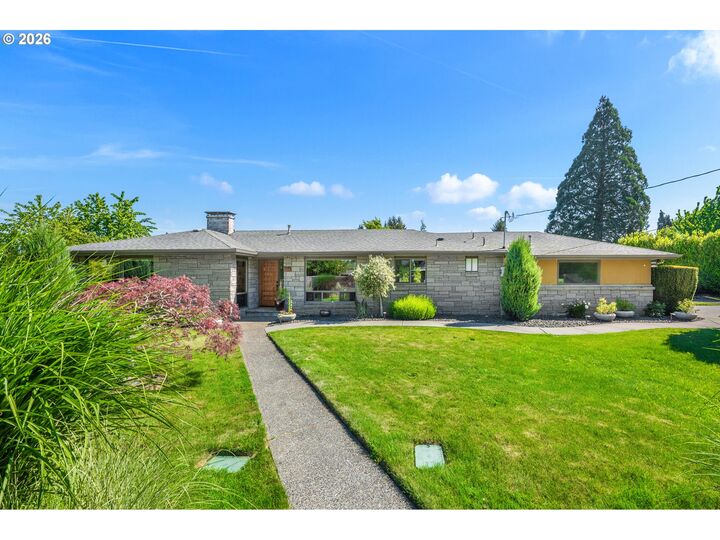 Property Photo:  804 NW Sluman Rd  WA 98665 