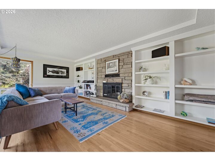 Property Photo:  804 NW Sluman Rd  WA 98665 