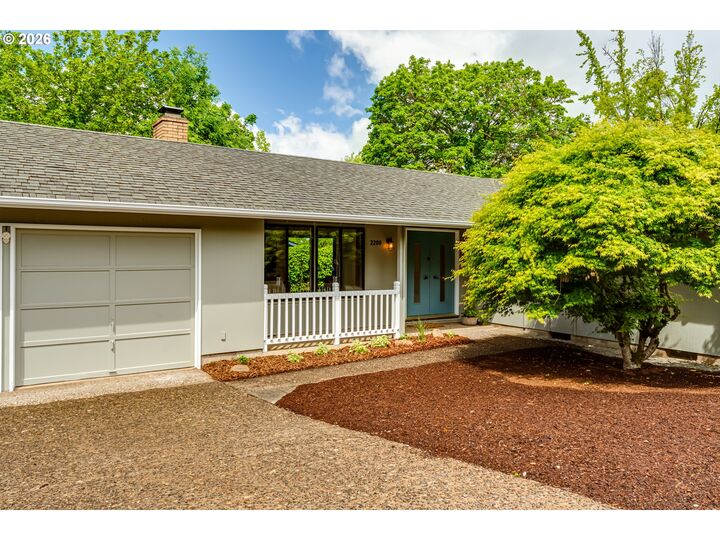 Property Photo:  2200 Brittany St  OR 97405 