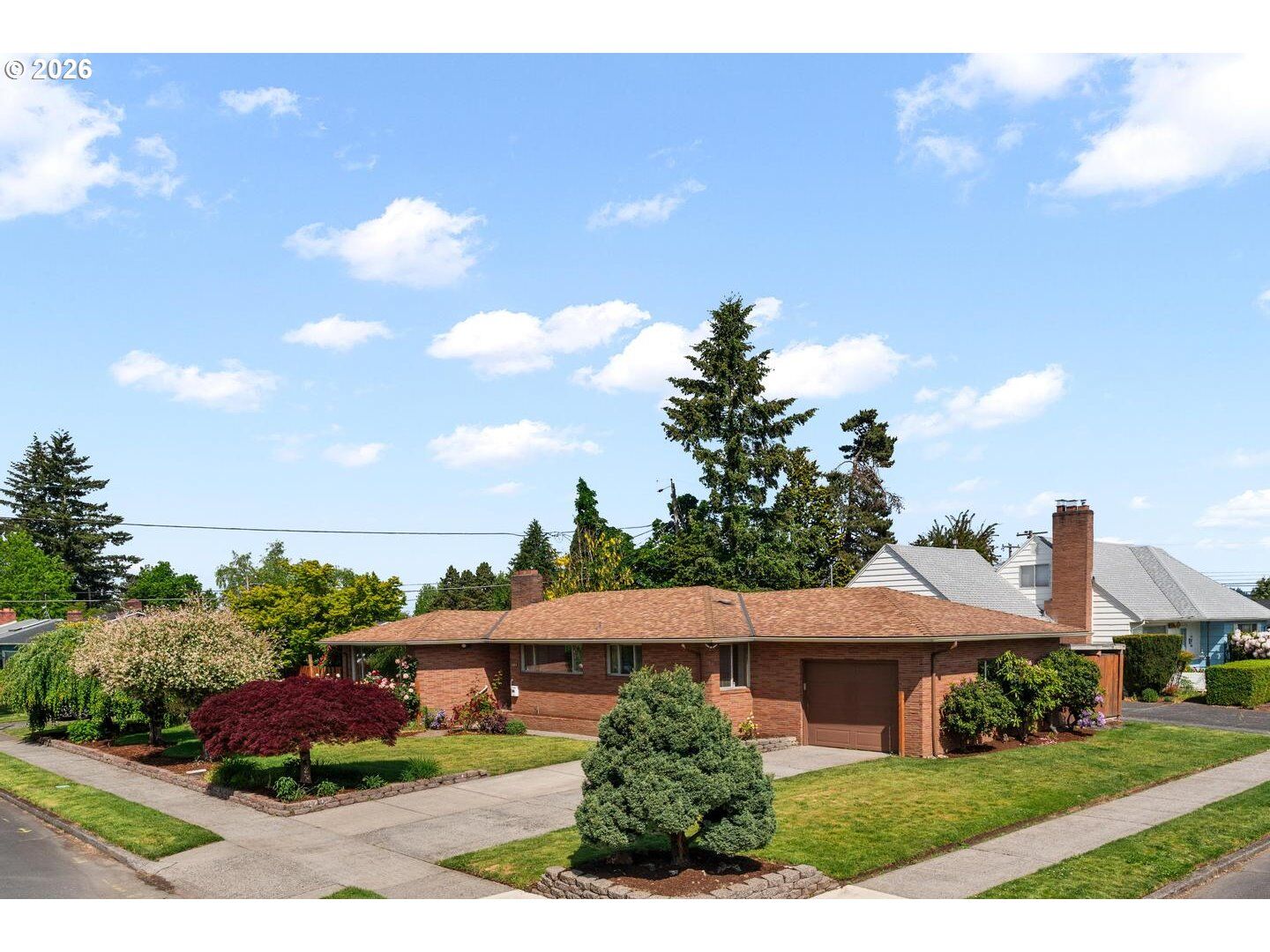 Property Photo: 10919 SE Mill Ct OR 97216