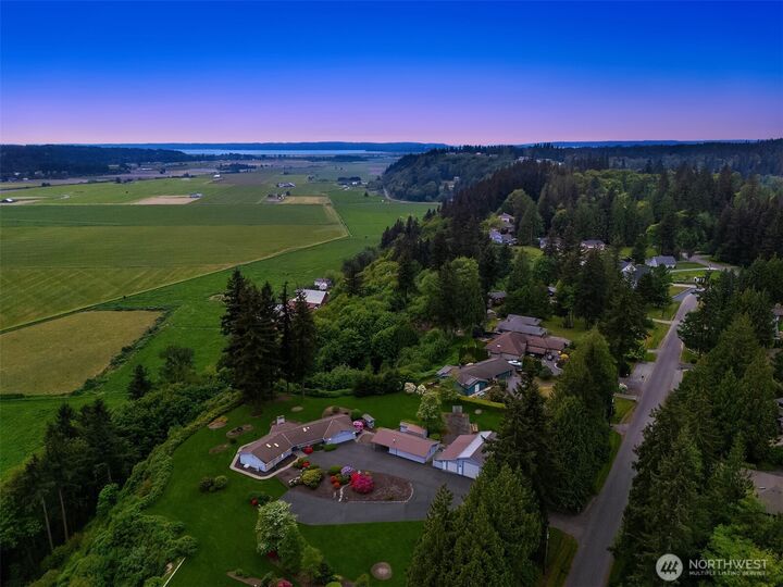 Property Photo: 1320 Silver Springs Way WA 98292