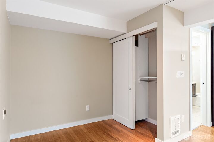 Property Photo:  300  31st Avenue A  WA 98122 
