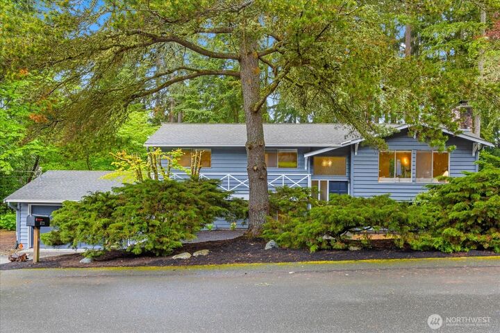 Property Photo:  6723  158th Place SW  WA 98026 