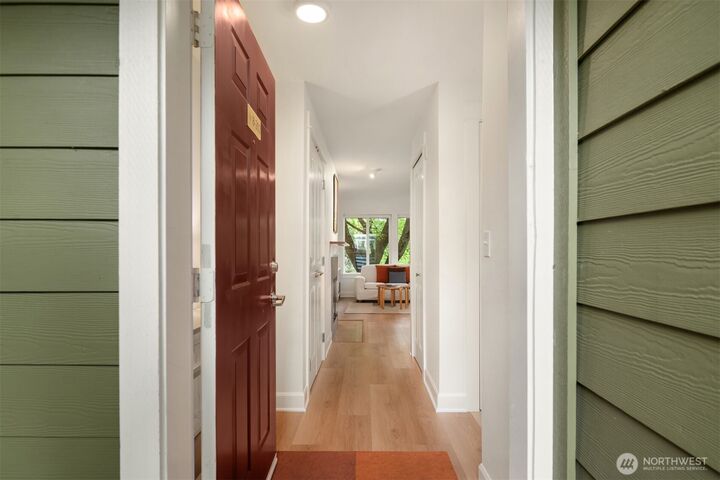 Property Photo:  300 N 130th Street 8-202  WA 98133 