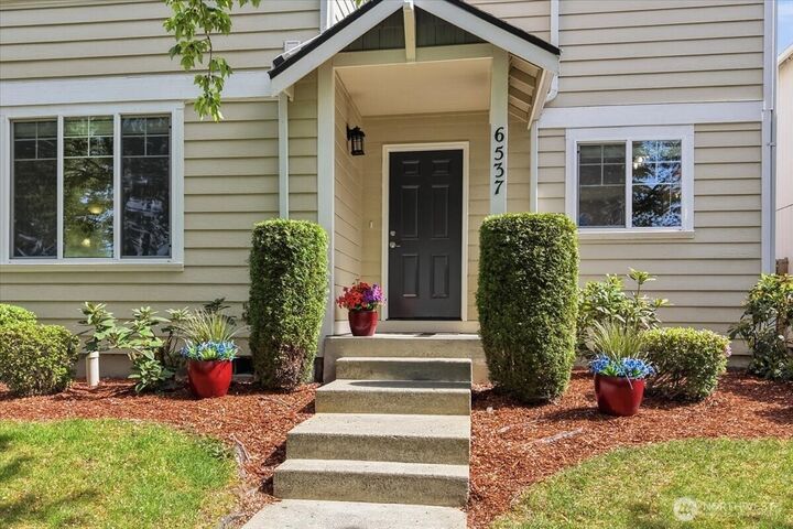 Property Photo:  6537  Compton Boulevard SE  WA 98513 