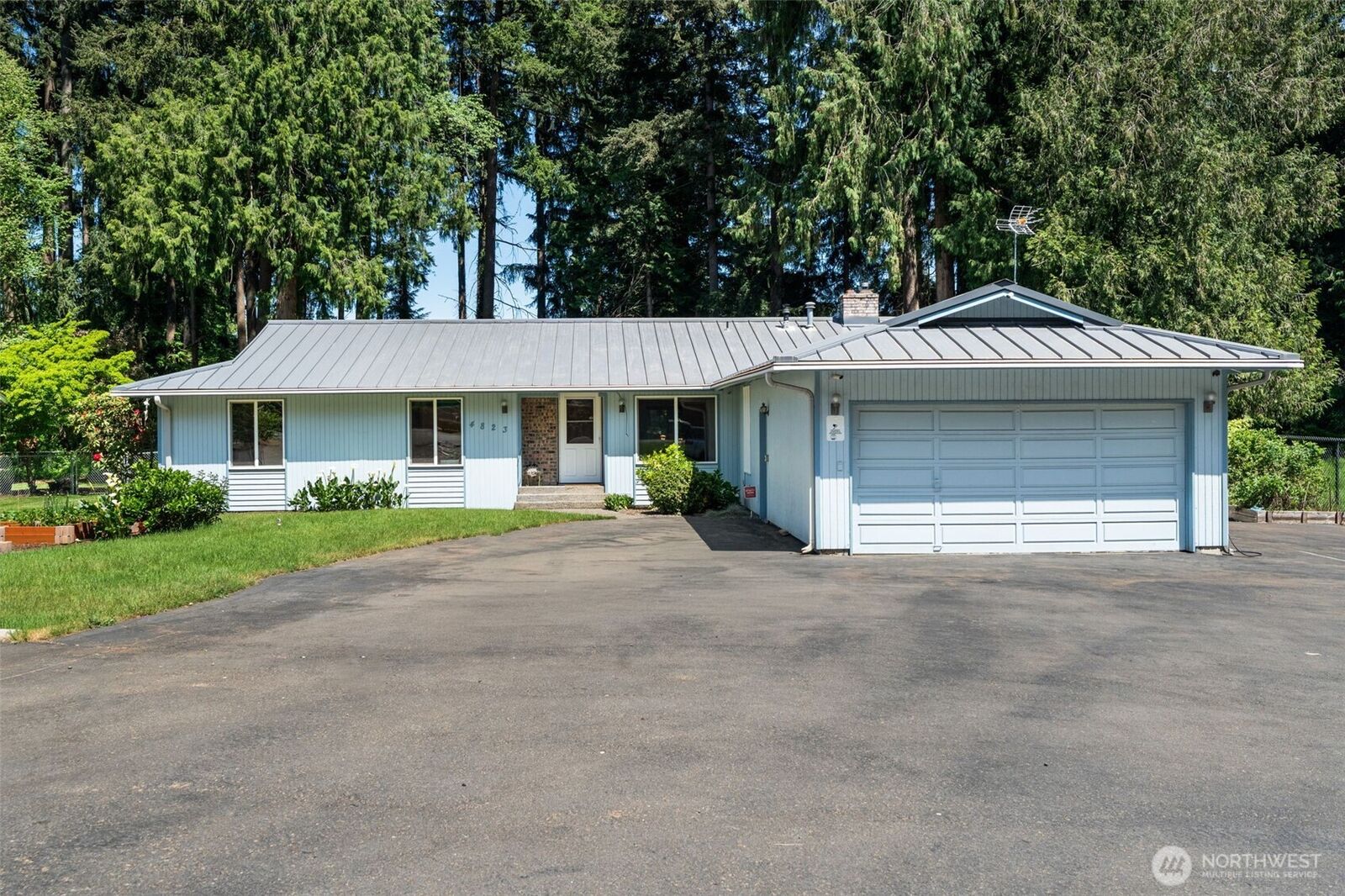 Property Photo: 4823 W Tapps Dr E WA 98391