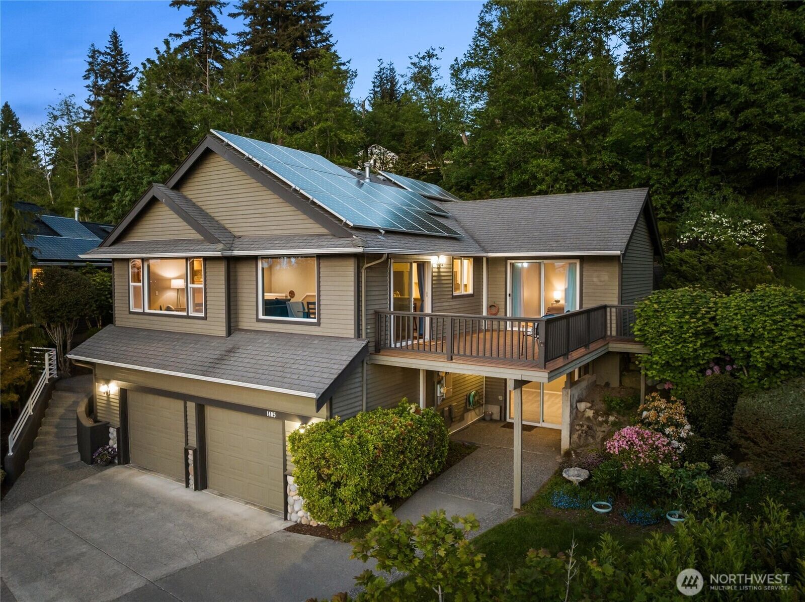 Property Photo:  1405  Edwards Street  WA 98229 