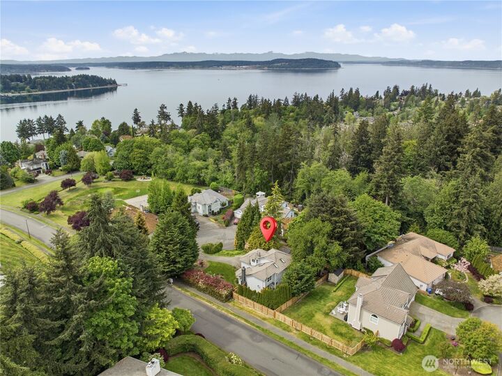 Property Photo:  209  Casey Court  WA 98388 