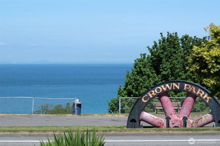 Property Photo:  1920 W 4th Street  WA 98363 