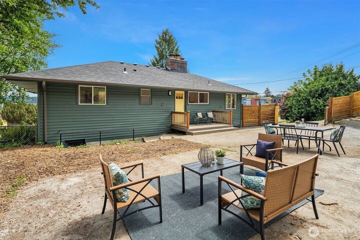 Property Photo:  9275  Renton Avenue S  WA 98118 