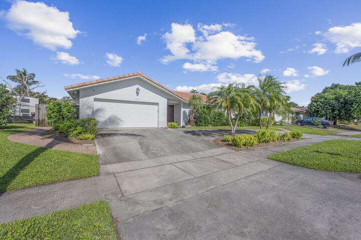 Property Photo: 1051 NW 9th Street FL 33486