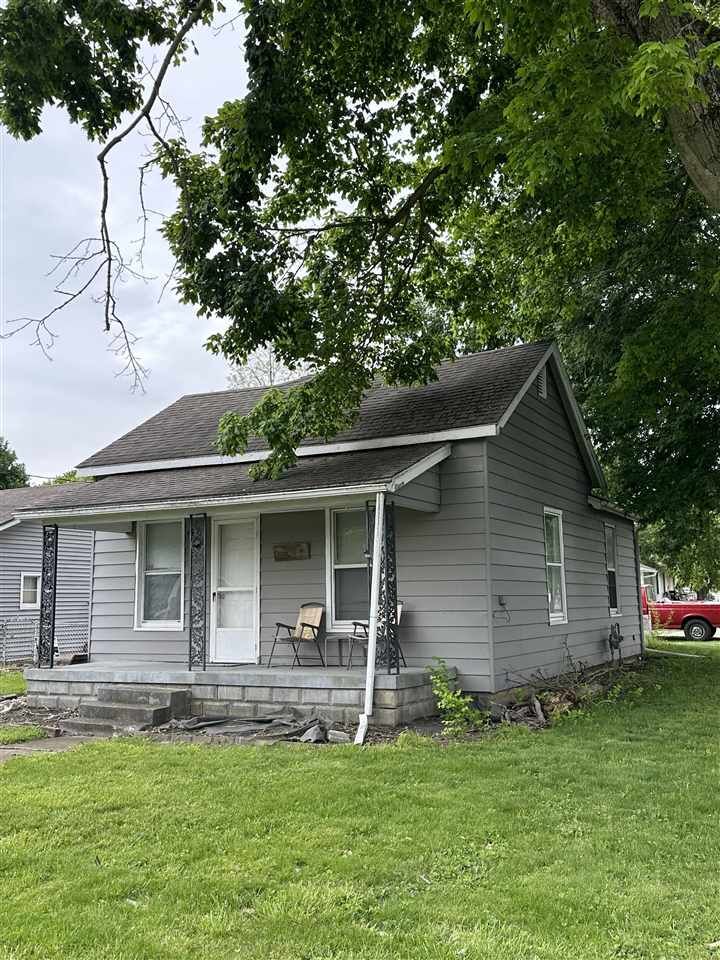Property Photo:  315 W Walnut Street  IN 47330 