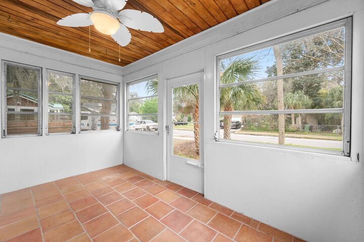 Property Photo:  36 Park Ave  FL 32084 