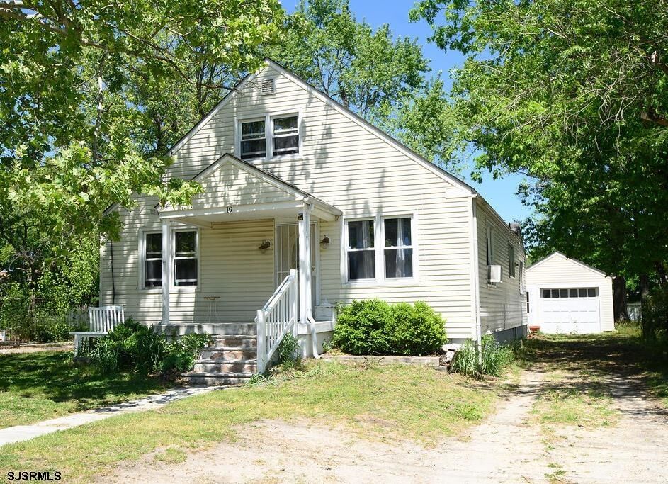 Property Photo:  19 S 1st Road  NJ 08037 