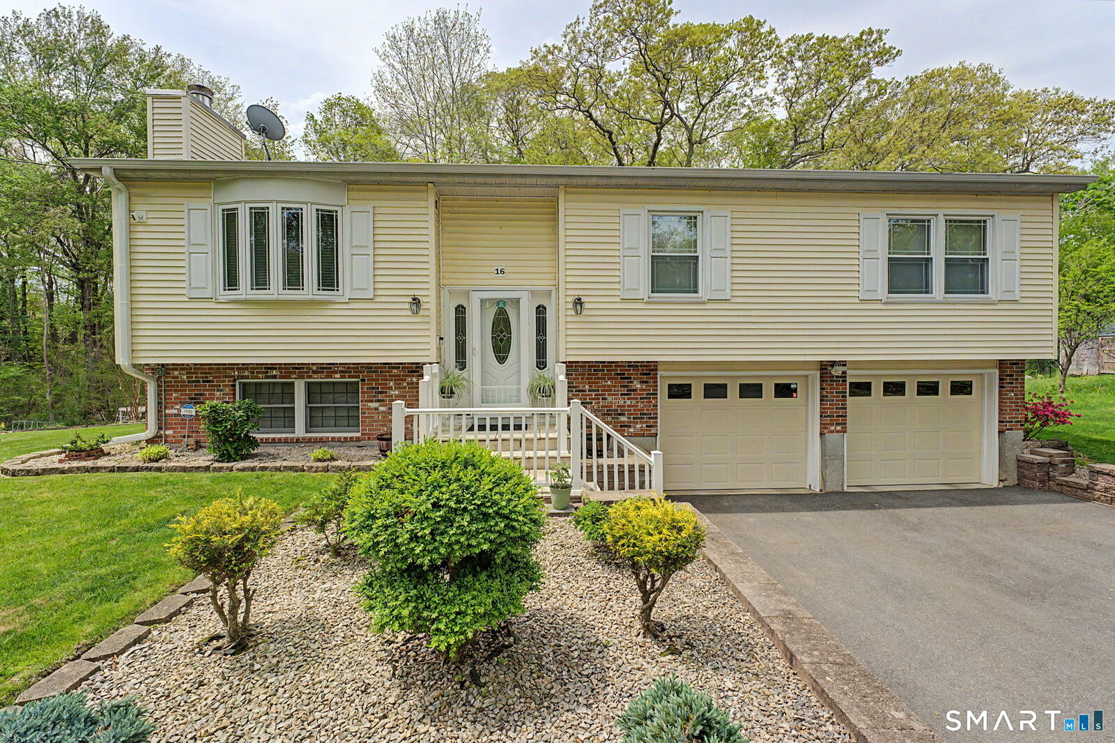 Property Photo:  16 Kings Highway  CT 06335 