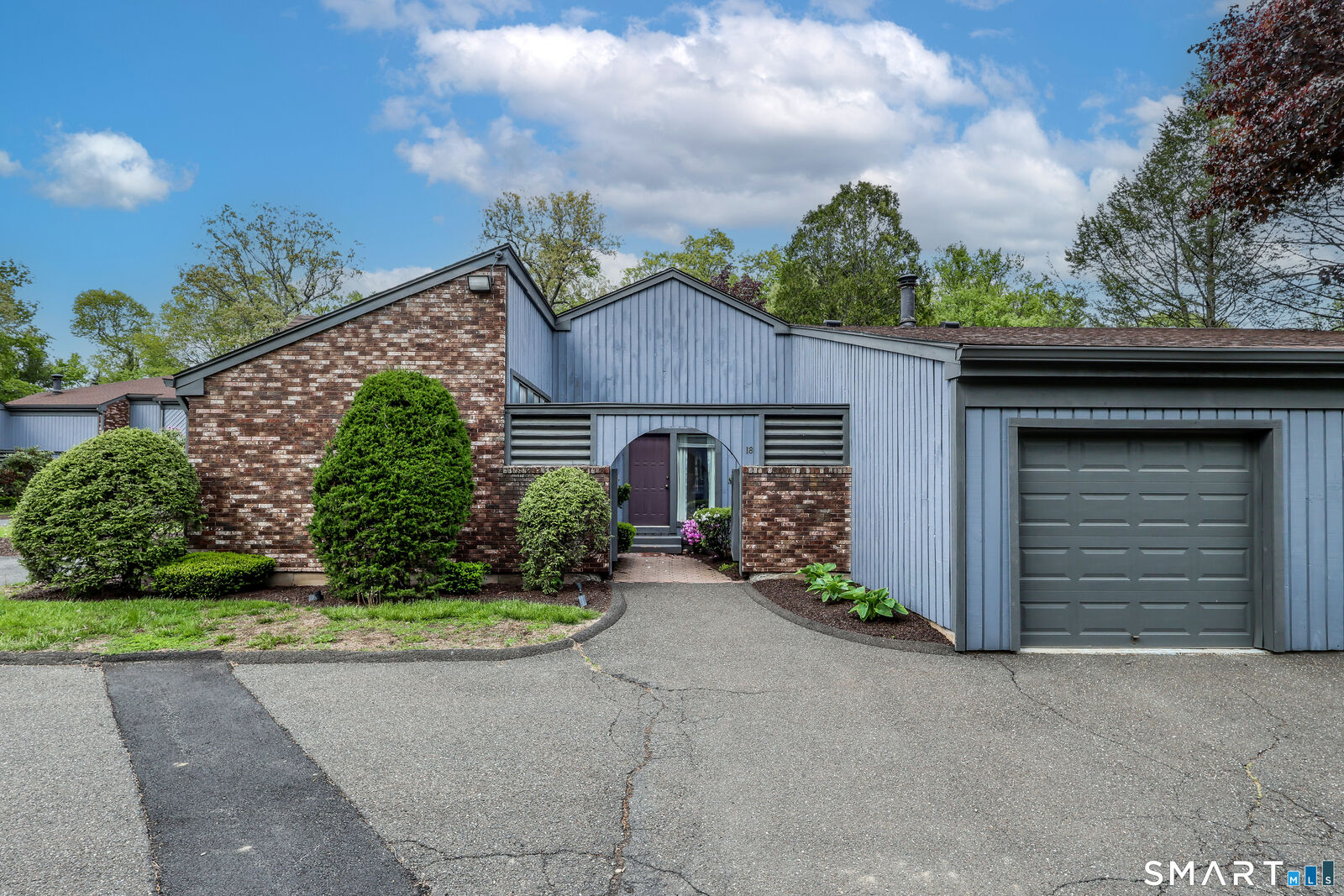 Property Photo:  18 Hearthstone Drive 18  CT 06804 