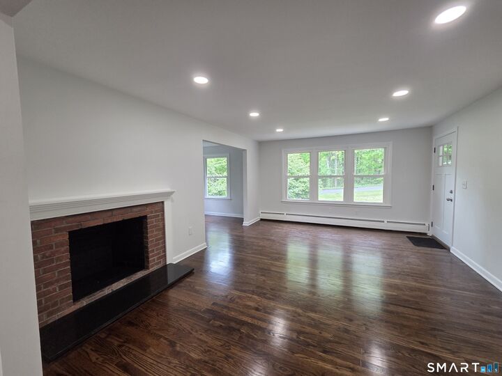 Property Photo:  7 Longview Road  CT 06482 