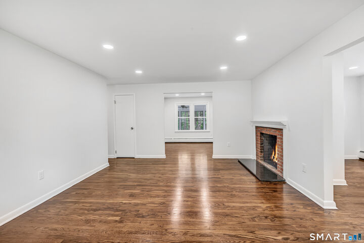 Property Photo:  7 Longview Road  CT 06482 