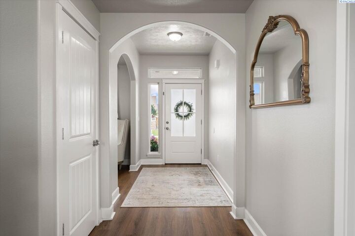 Property Photo:  4712 Santa Cruz Ln.  WA 99301 