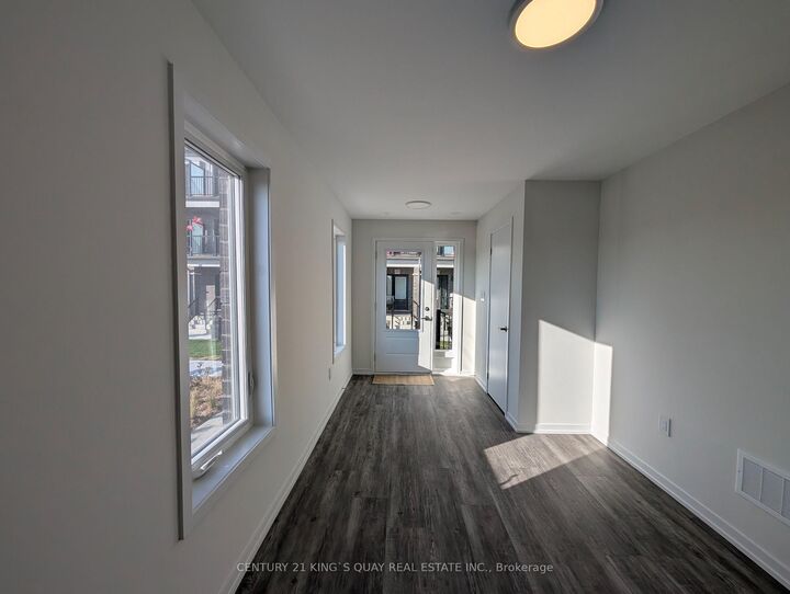 Photo de la propriété:  150 Matawin Lane  ON L4B 0H7 