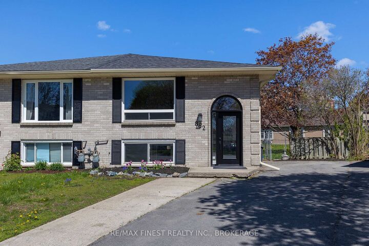 882 Beaconhill Court — photo 1