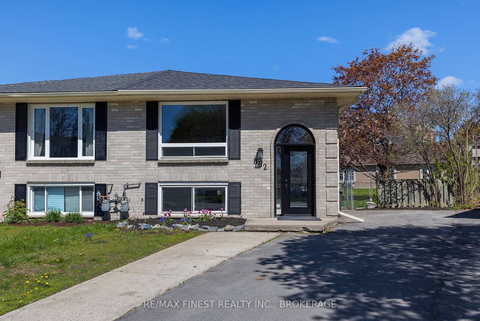 Property Photo: 882 Beaconhill Court ON K7P 2A9
