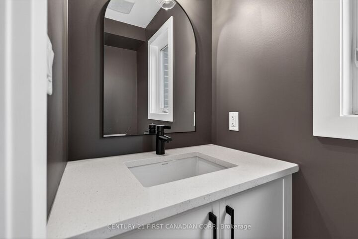 Property Photo:  34 Postma Crescent  ON N0M 1A0 