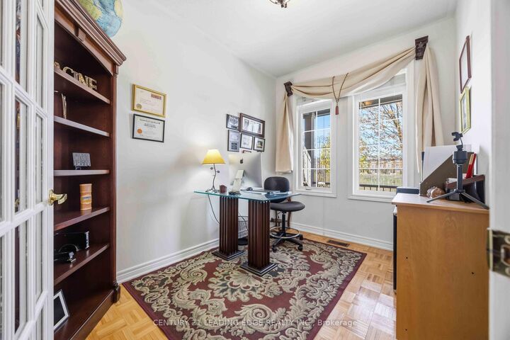Property Photo:  156 Landsdown Crescent  ON L6E 1M5 