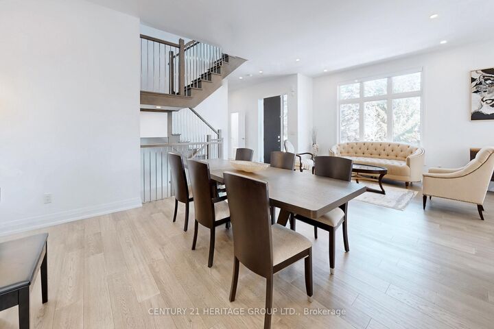 Property Photo:  251 Oxford Street  ON L4C 7V7 